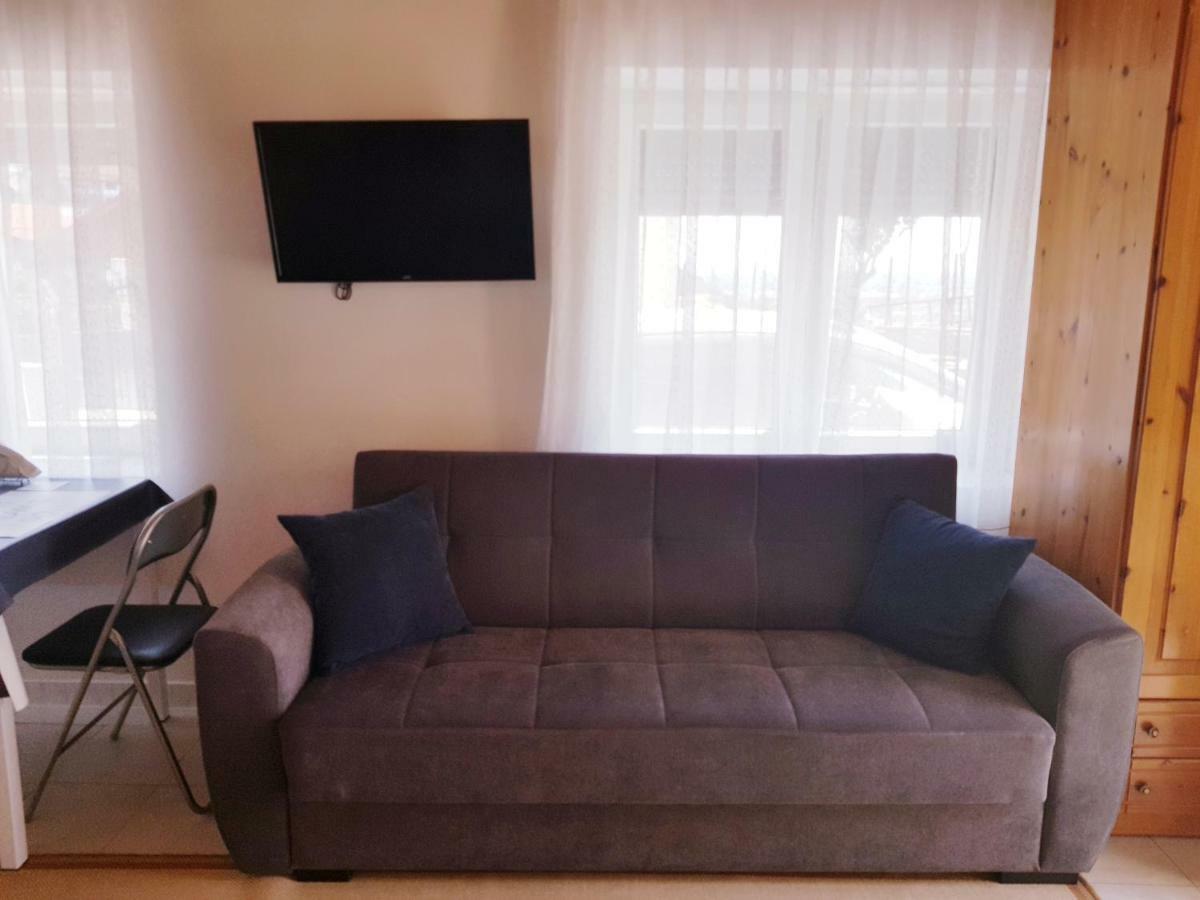 Safe And Cozy Studio In Xanthi! Bagian luar foto